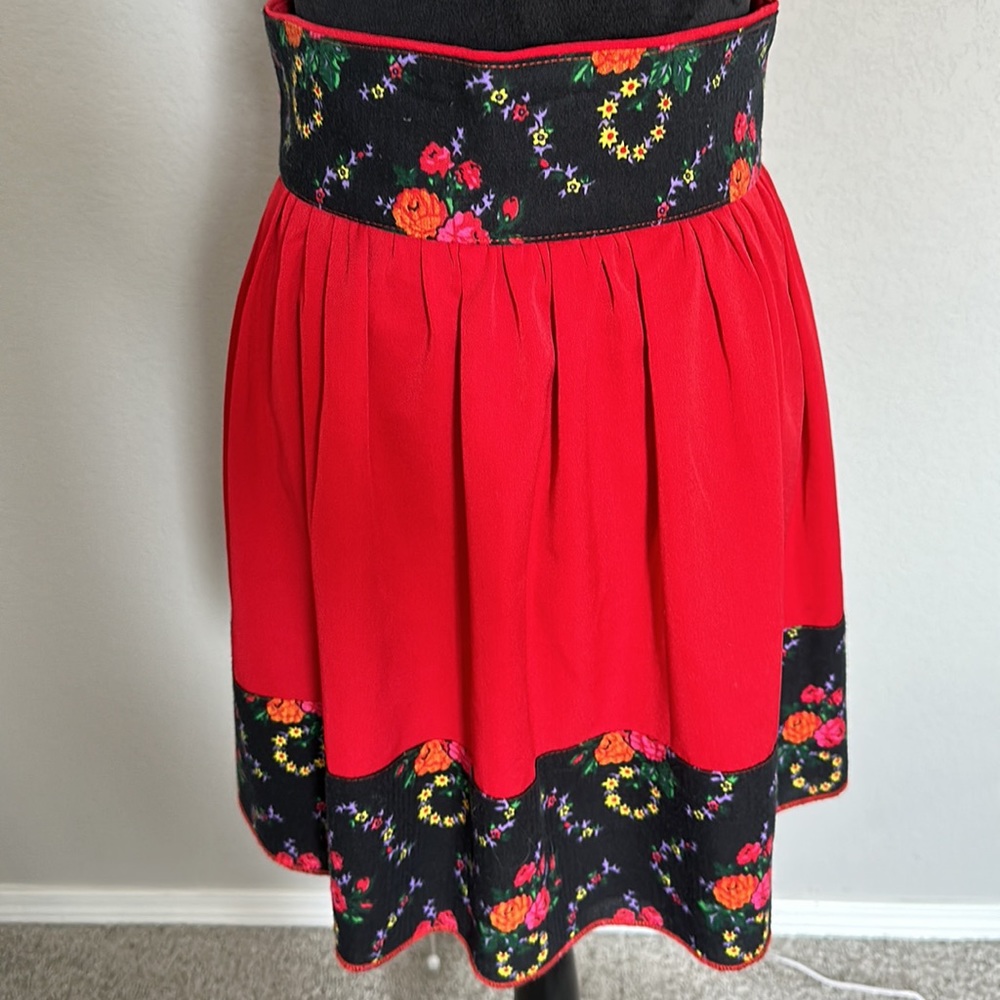 Skirt - Picture 2 of 6